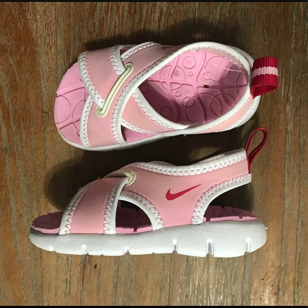 Toddler girls size 4C Nike sandals pink like new